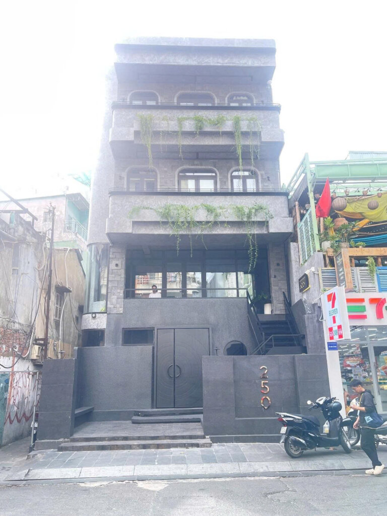 Bán Nhà Mặt Tiền Bùi Viện, Quận 1, 140m² (7m x 20m), #247413