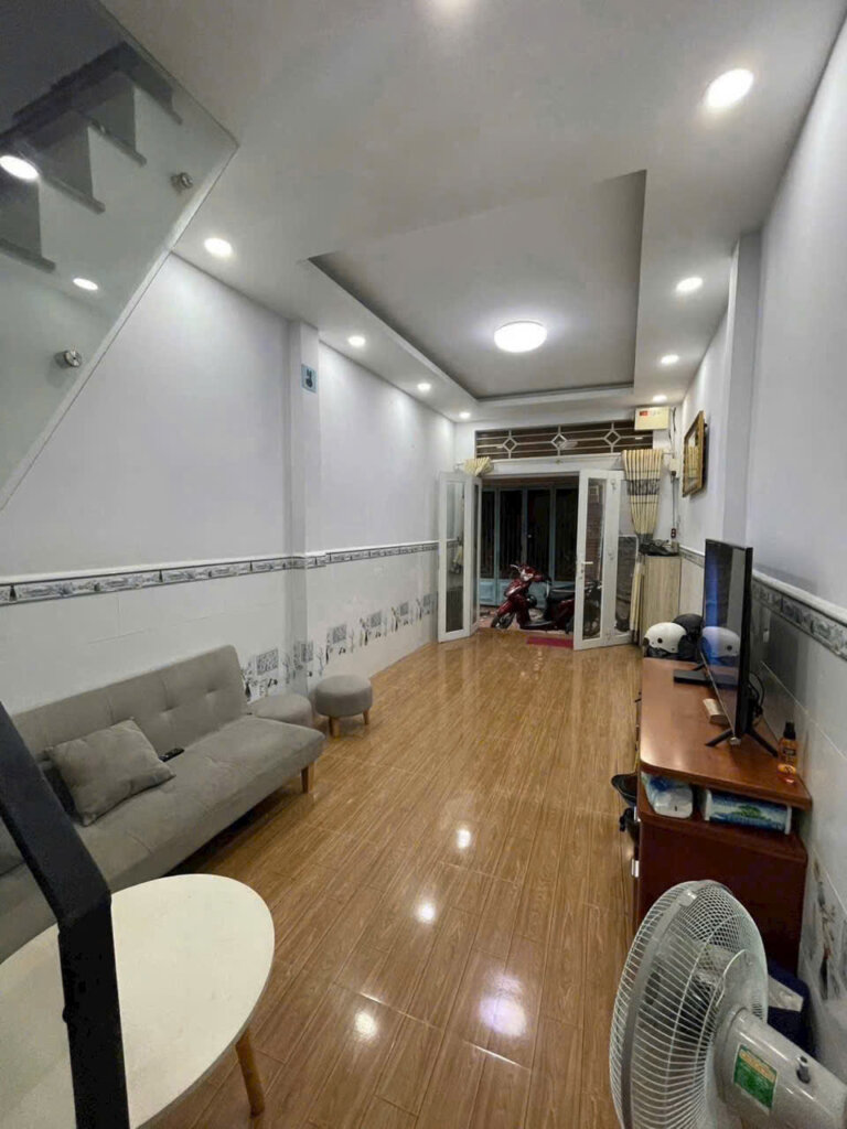 Bán Nhà Lạc Long Quân, Tân Bình, 27m² (3m x 10,6m), 3 Tầng, #105311