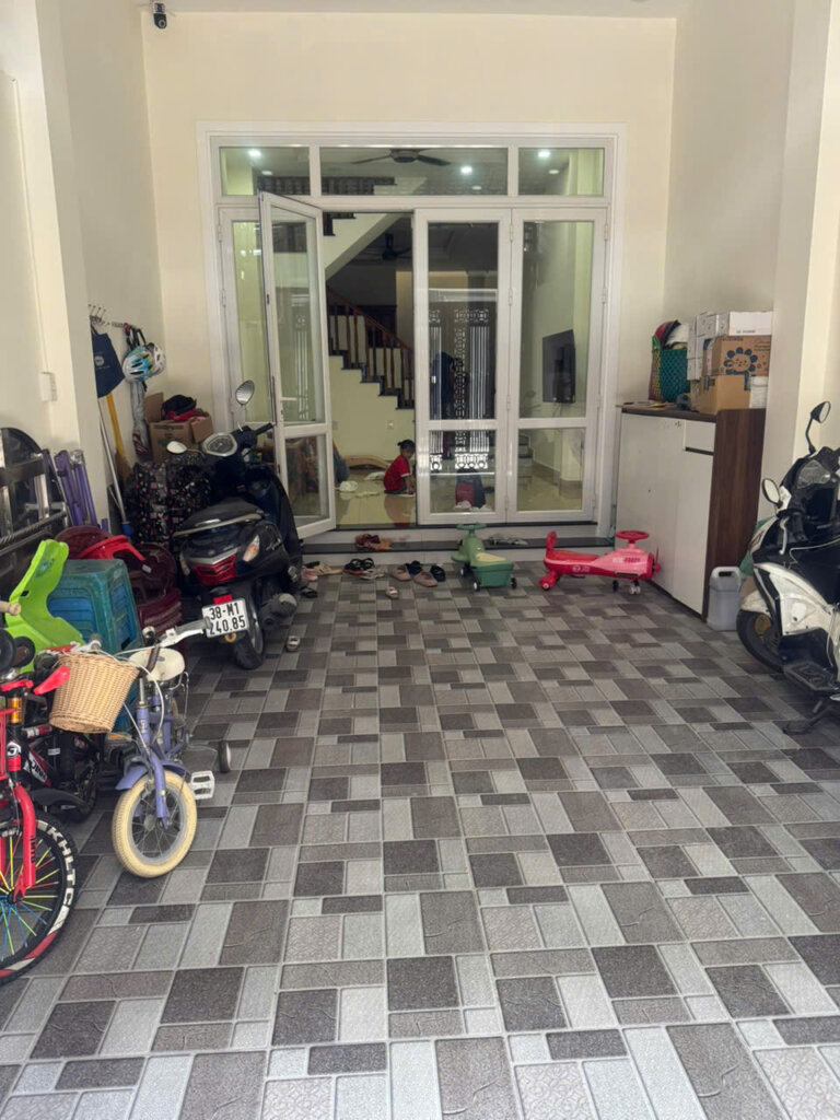 Bán Nhà Hẻm Hiệp Bình Phước, Thủ Đức, 72m² (4m x 18m), 3 Tầng, #057924