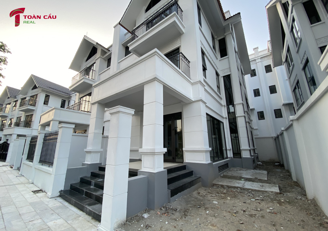 Có 2 tỷ nên tìm bán nhà nát tiện xây mới hay mua nhà cấp 4